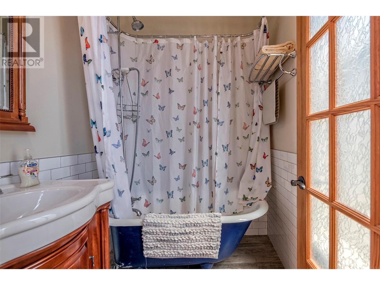 3403 27 Street Property Photo 15