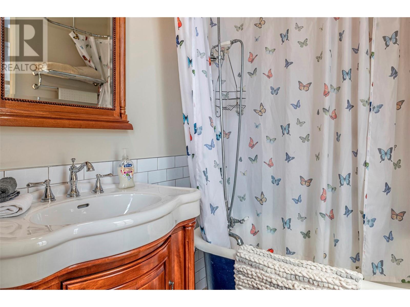 3403 27 Street Property Photo 16
