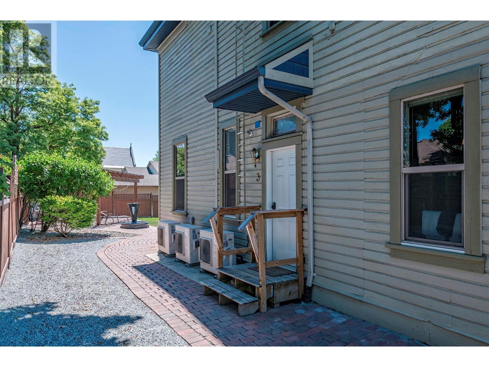 3403 27 Street Property Photo 18