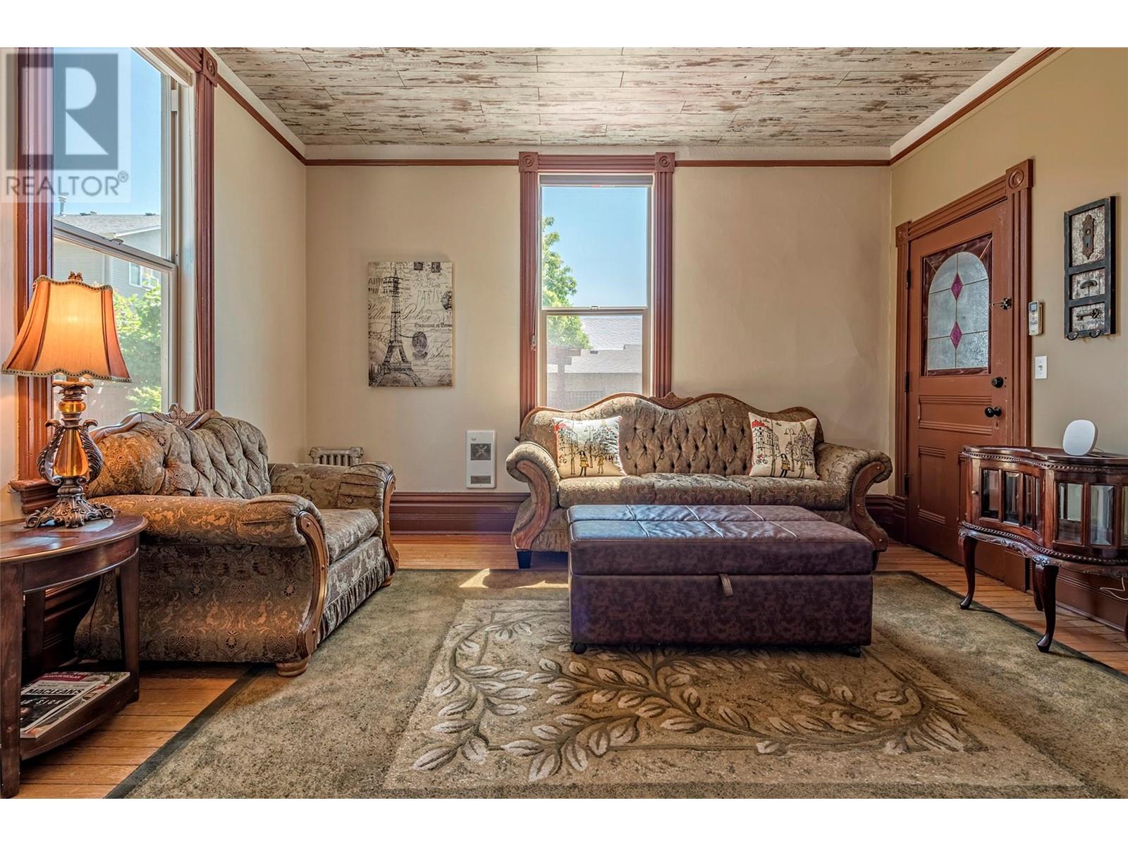 3403 27 Street Property Photo 19
