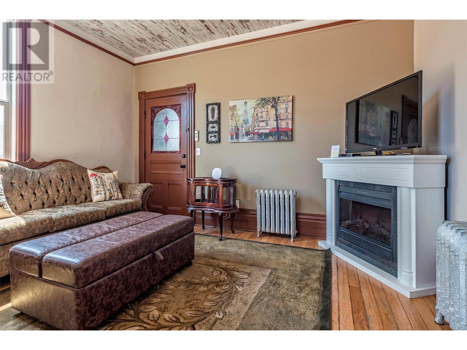 3403 27 Street Property Photo 20