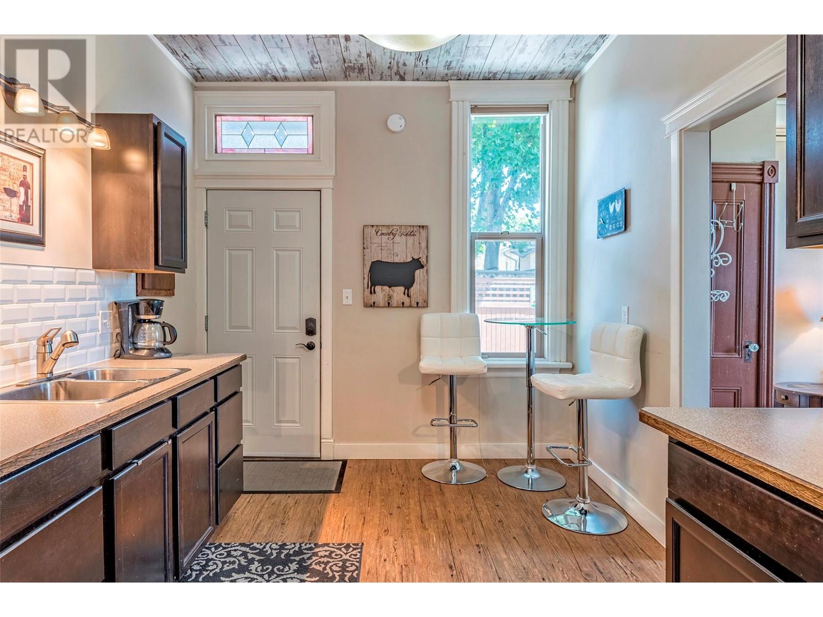 3403 27 Street Property Photo 23