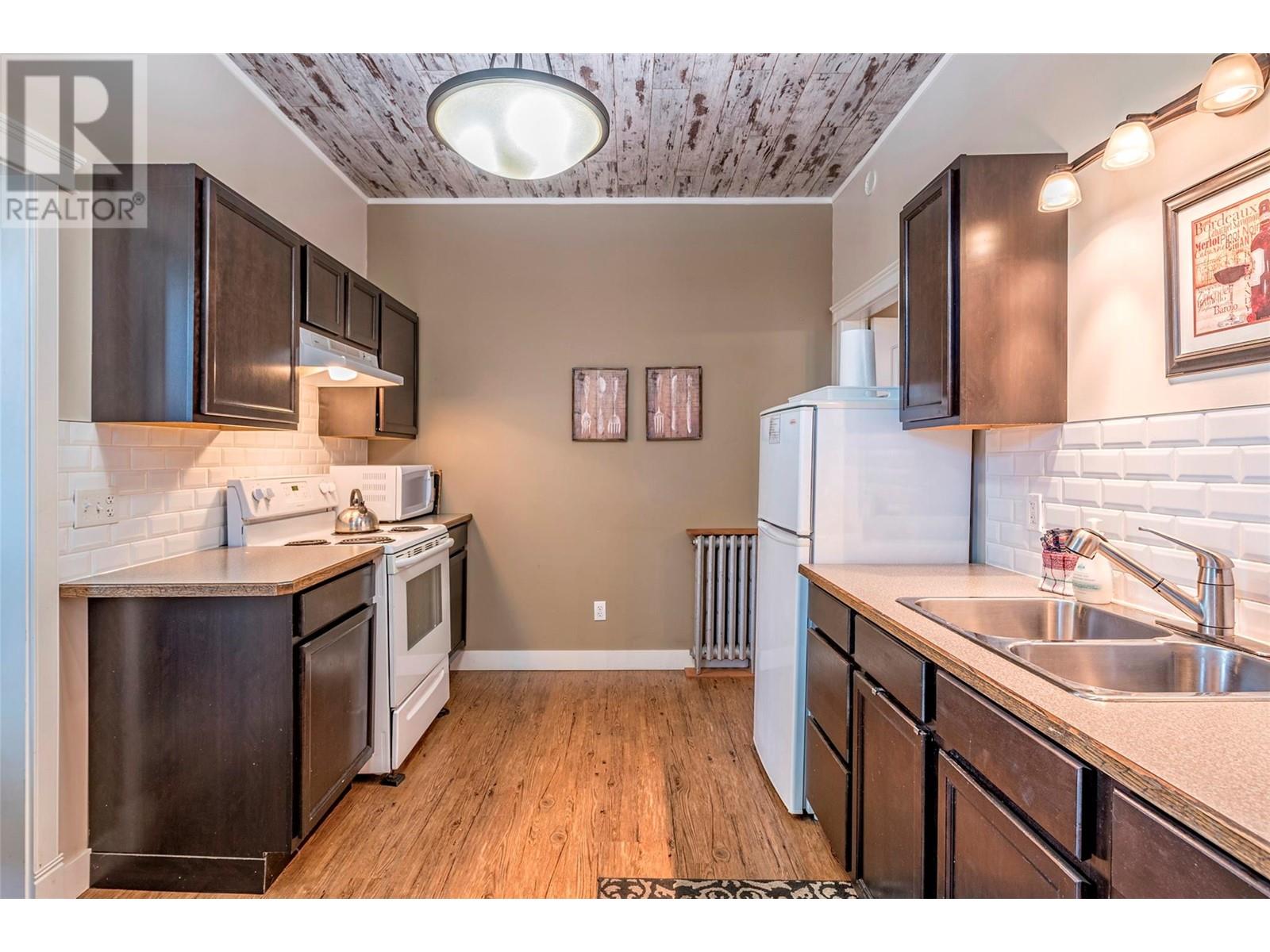 3403 27 Street Property Photo 24