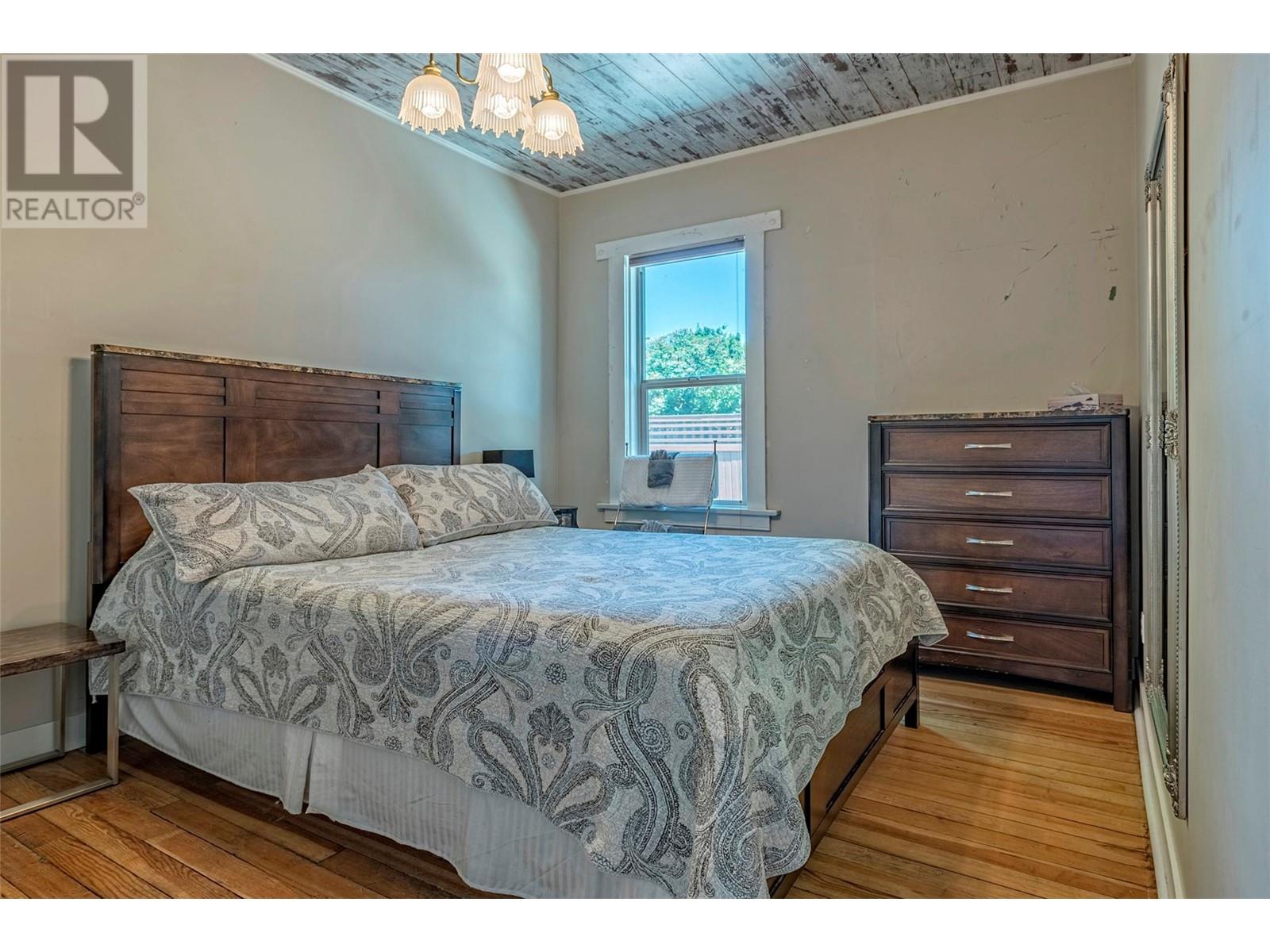 3403 27 Street Property Photo 25
