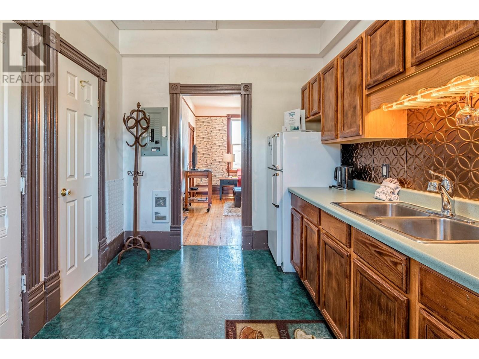 3403 27 Street Property Photo 33