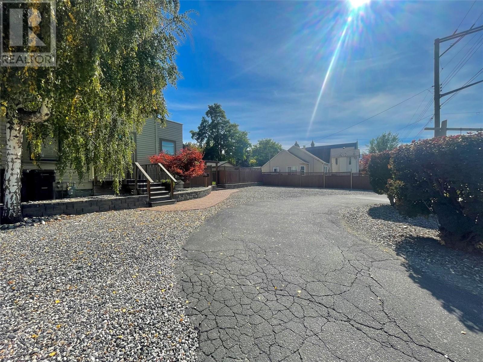 3403 27 Street Property Photo 65