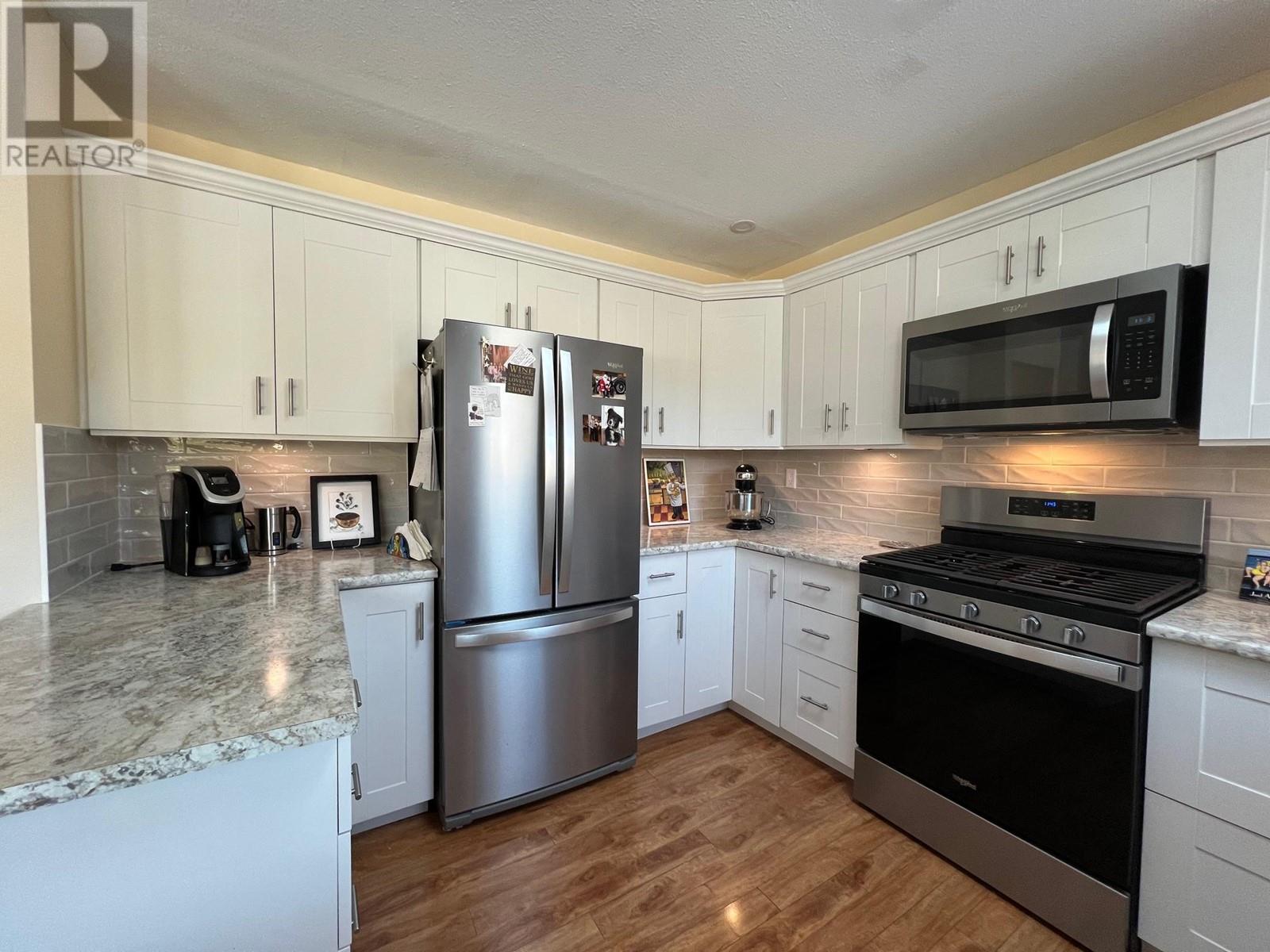814 8 Avenue Property Photo 15