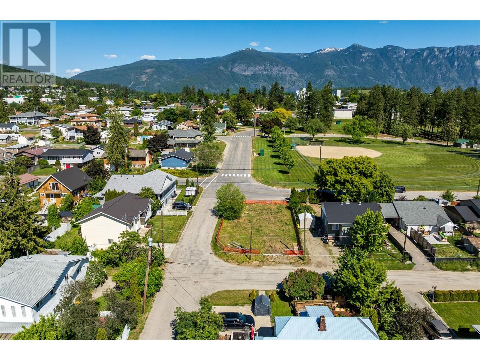 520 8th Avenue S Property Photo 18