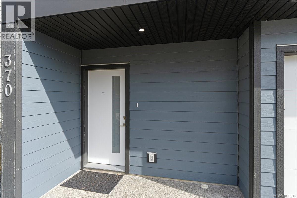 370 Avaani Way Property Photo 3