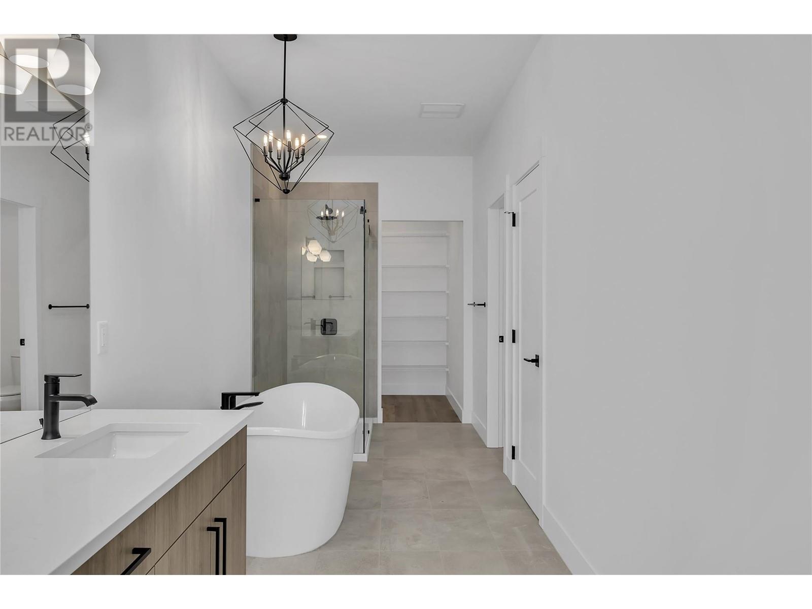 2835 Canyon Crest Drive Unit# 2 Property Photo 33