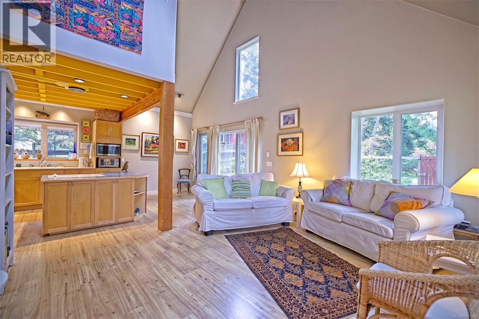 110 Village Terr Property Photo 2