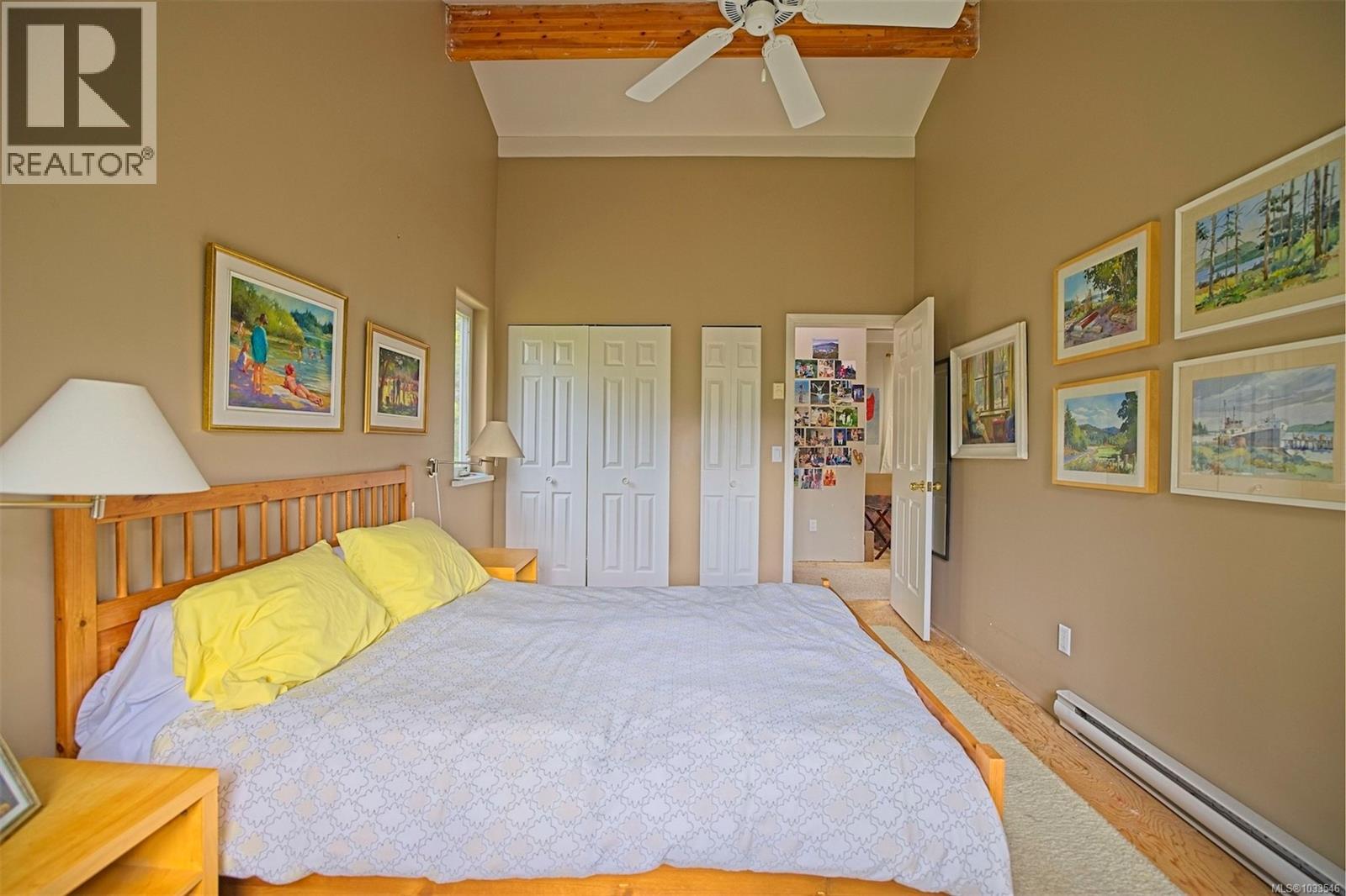 110 Village Terr Property Photo 12