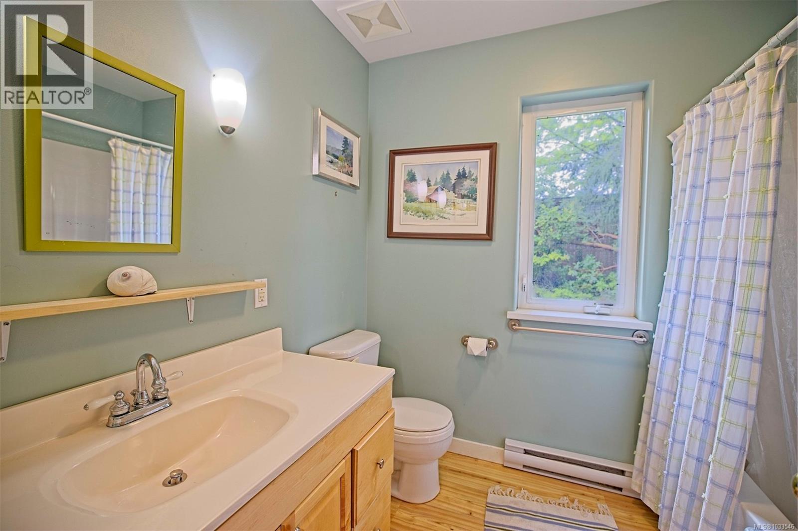 110 Village Terr Property Photo 16
