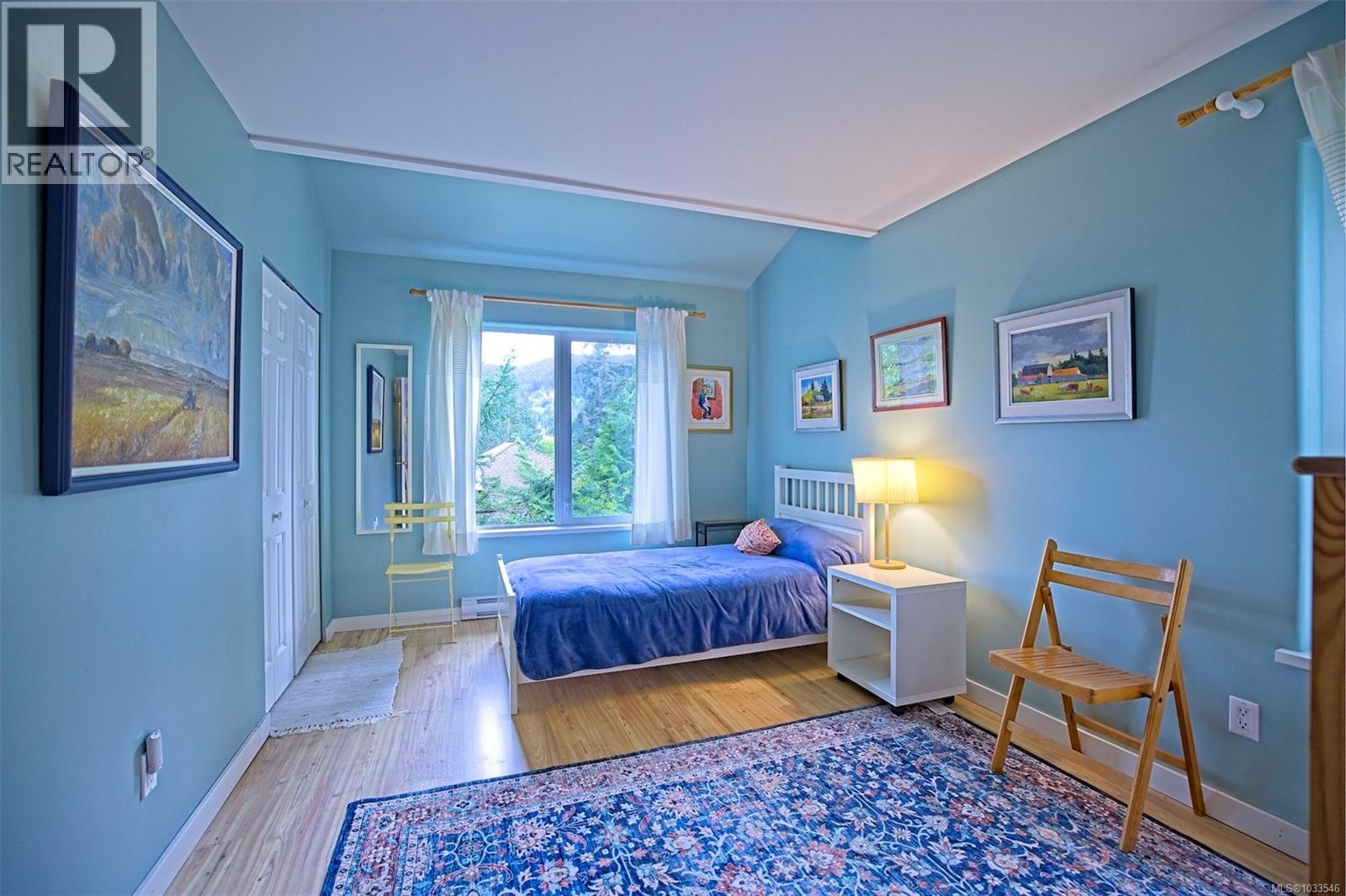110 Village Terr Property Photo 17