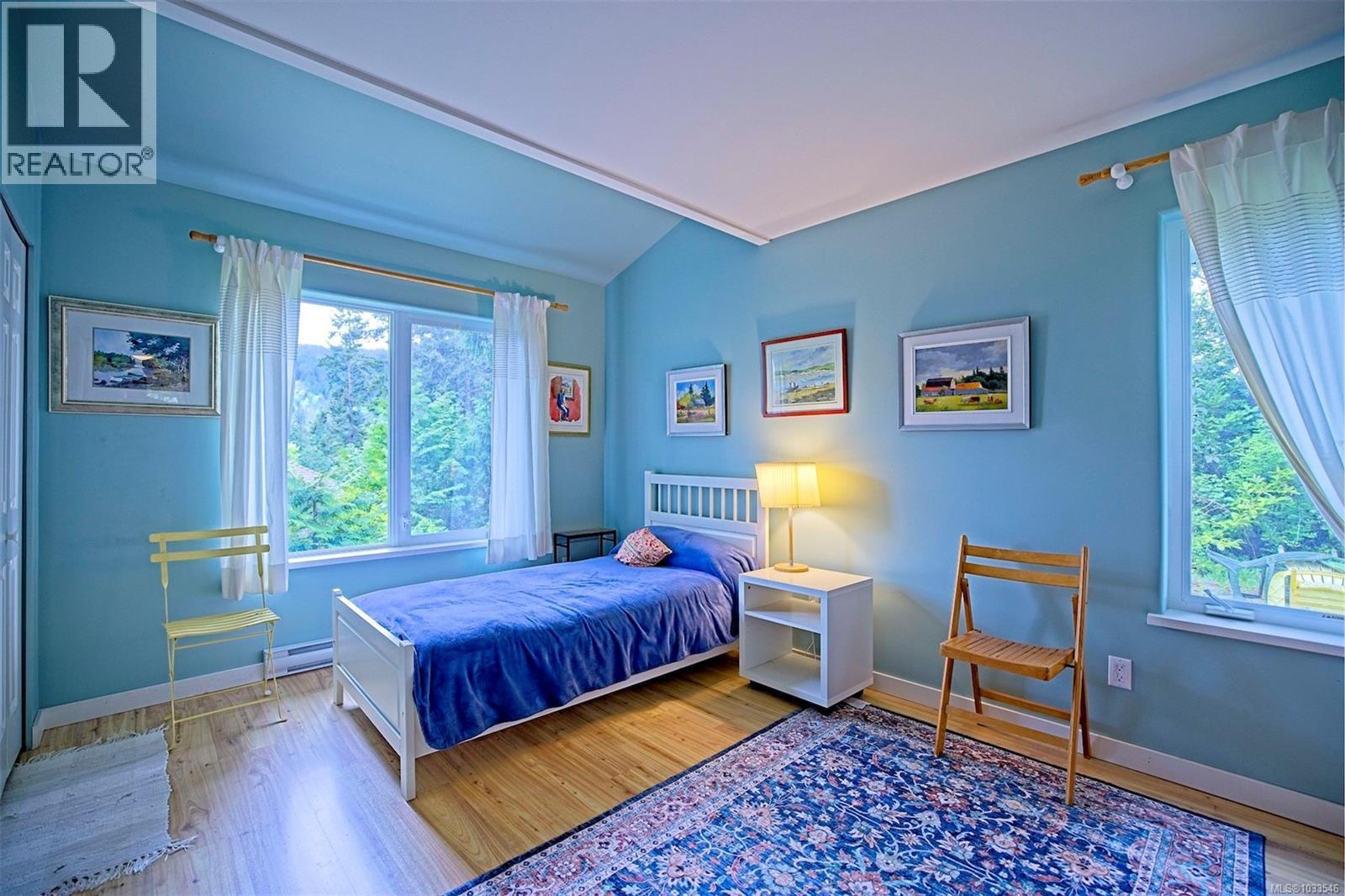 110 Village Terr Property Photo 18