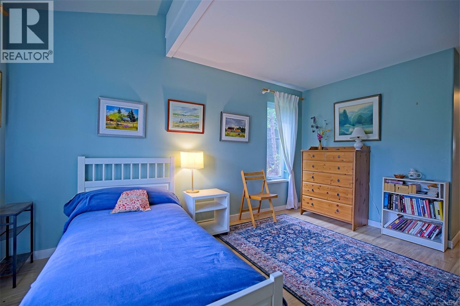 110 Village Terr Property Photo 19