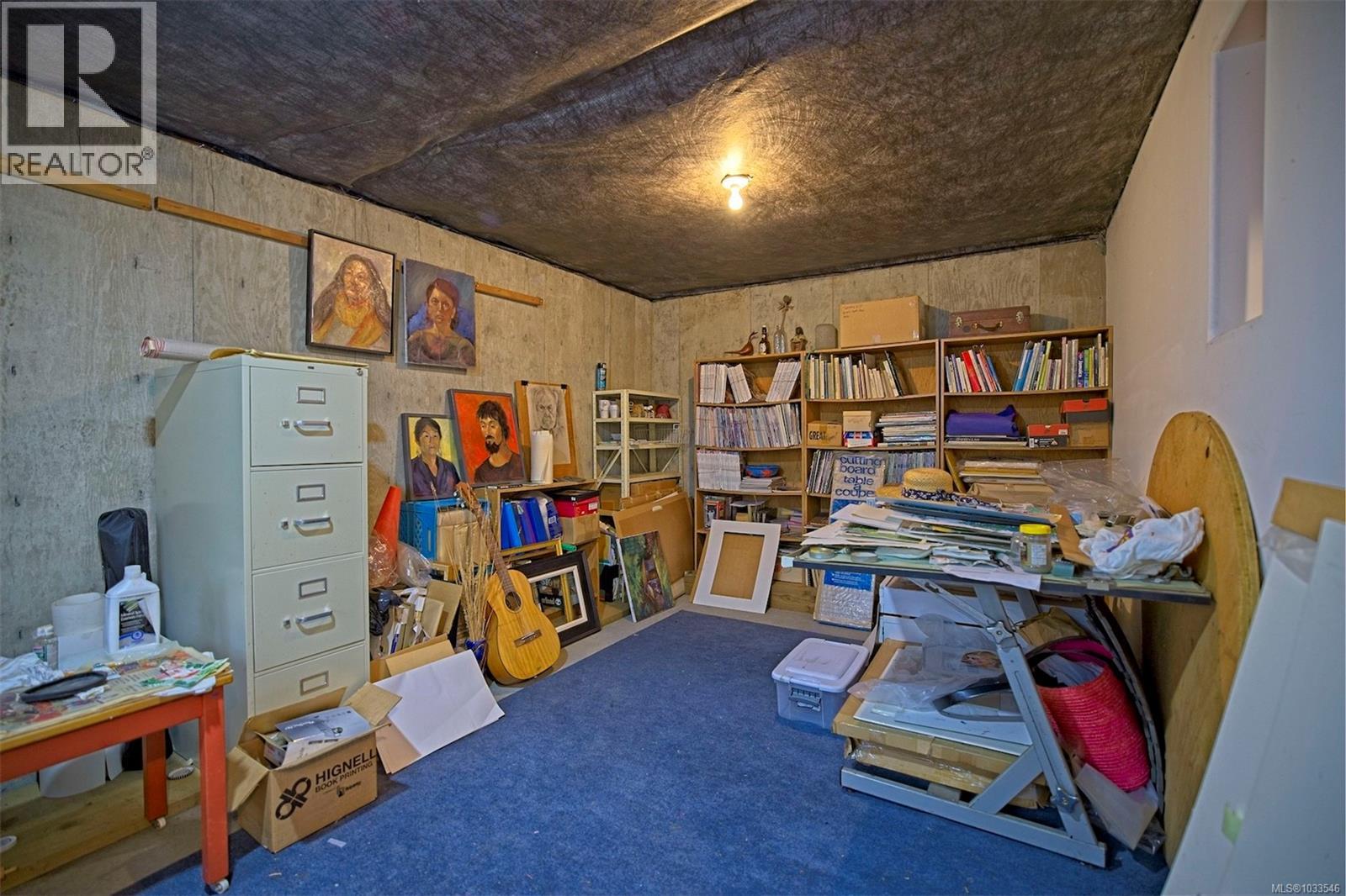 110 Village Terr Property Photo 21