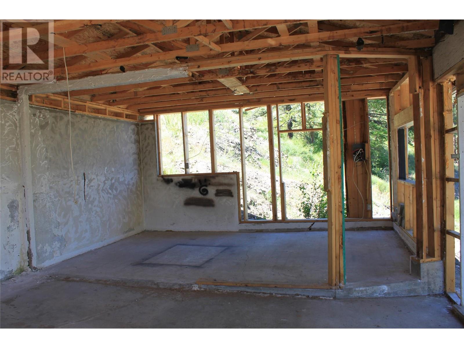 102 Twin Lakes Road Property Photo 6