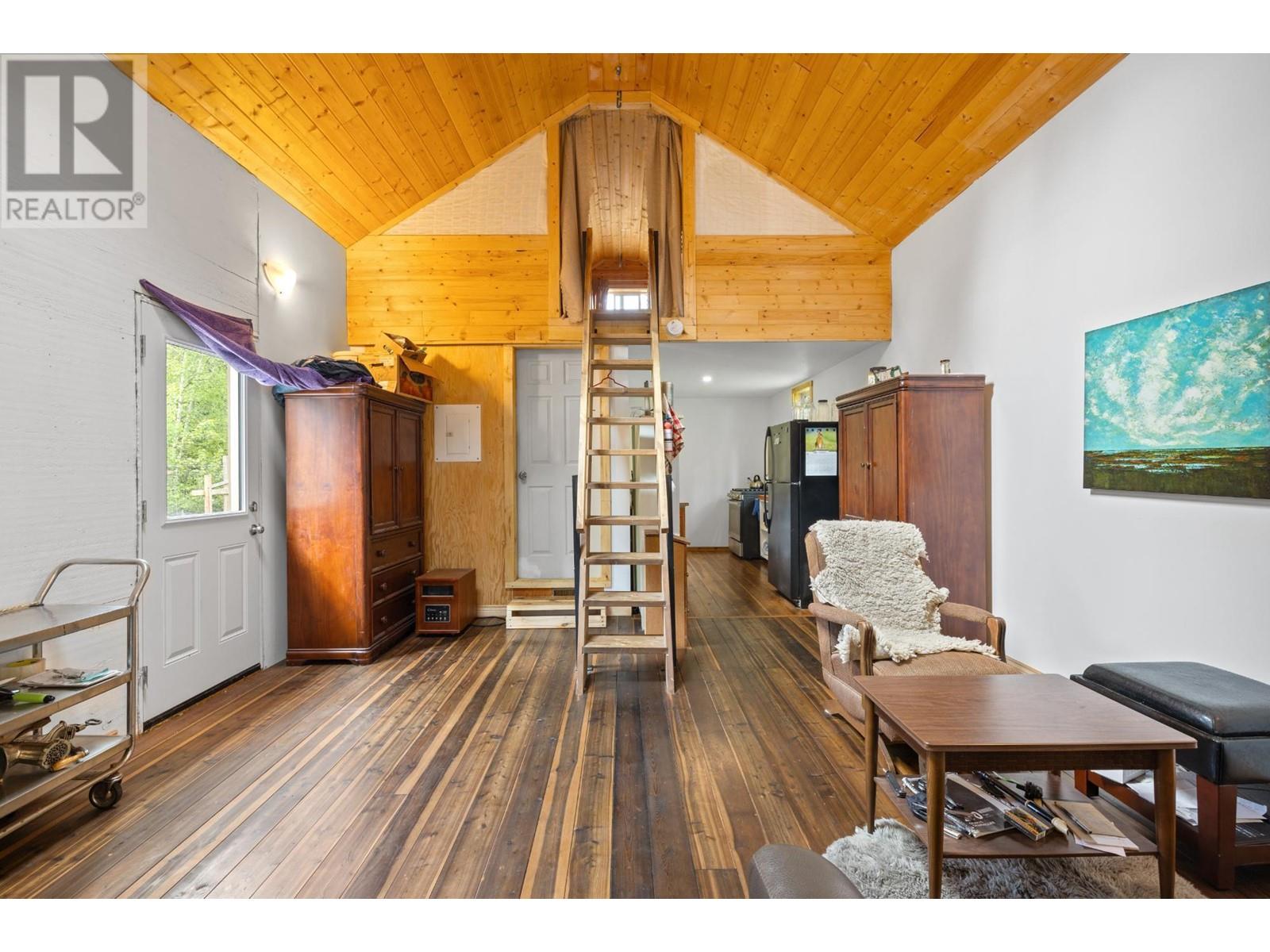 16317 Bowe Road Property Photo 7