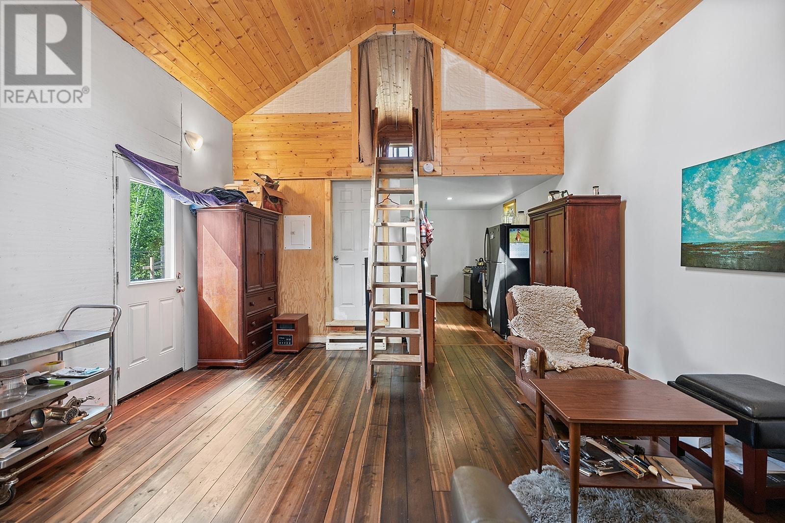 16317 Bowe Road Property Photo 12