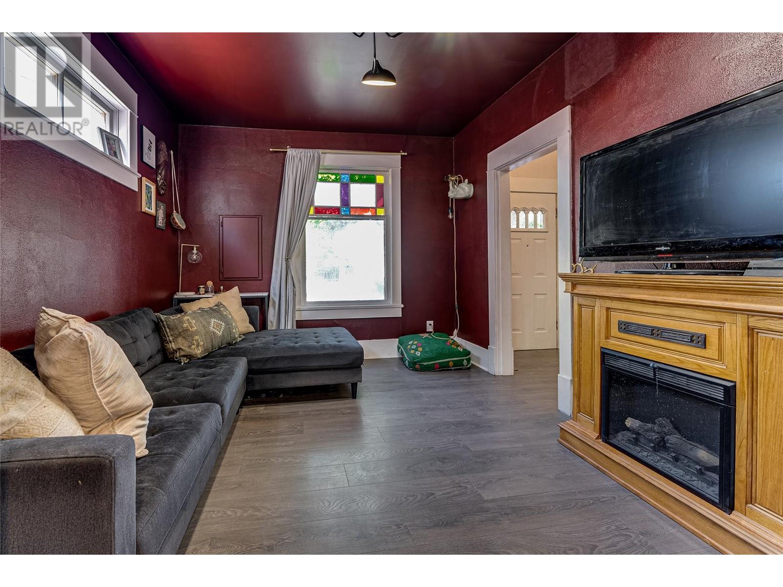 2113 34 Street Property Photo 13