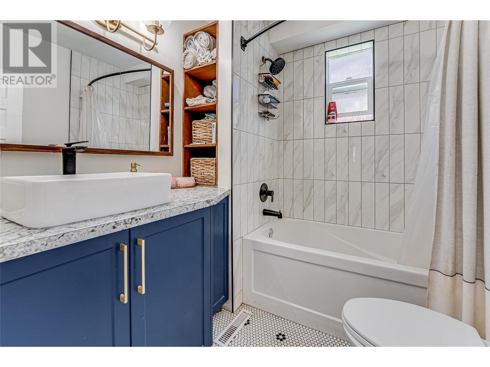 2113 34 Street Property Photo 18