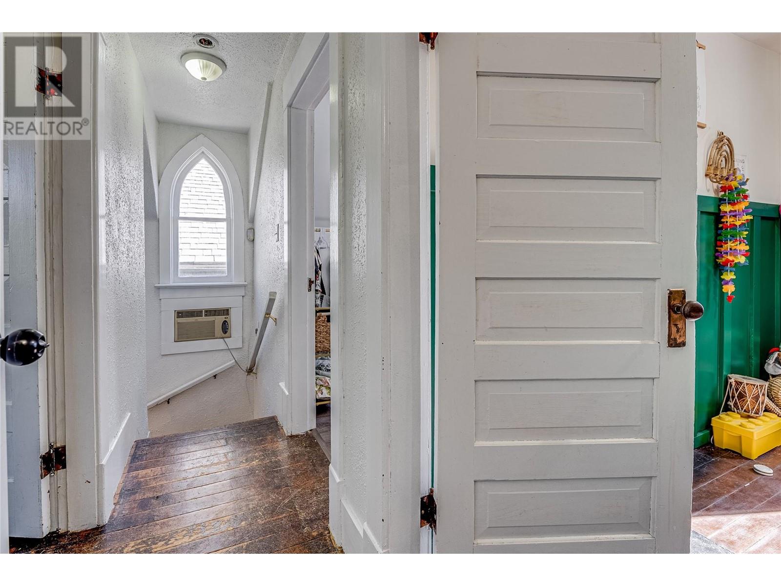 2113 34 Street Property Photo 23