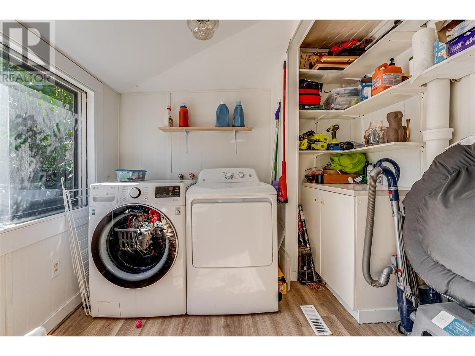 2113 34 Street Property Photo 24