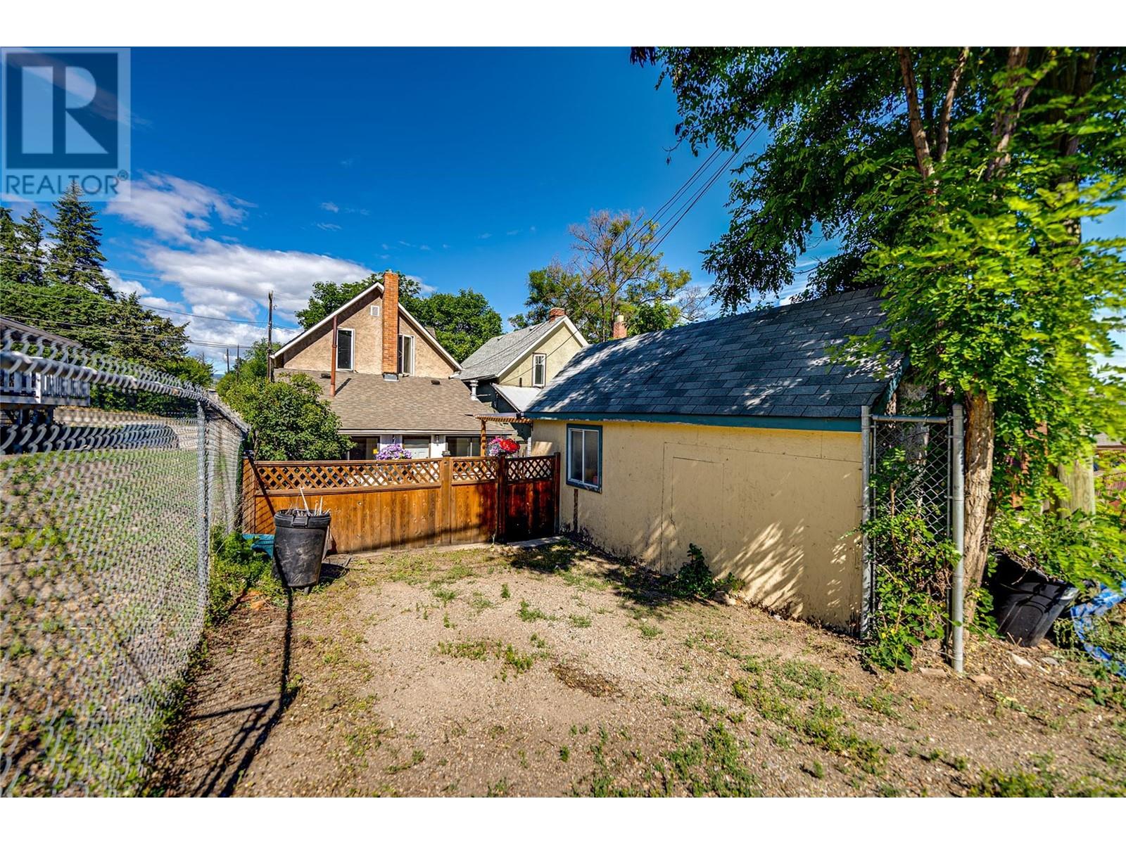 2113 34 Street Property Photo 27