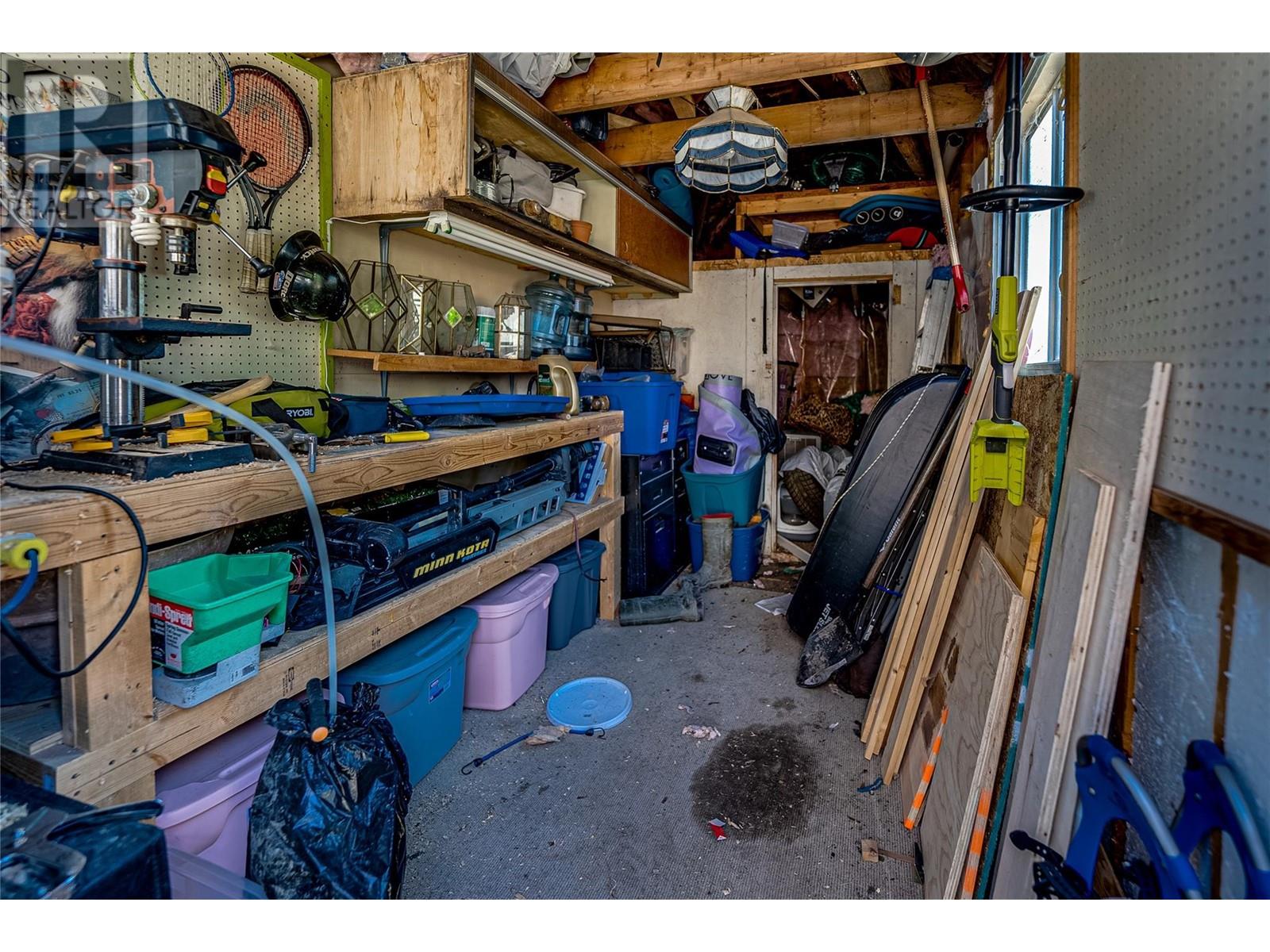 2113 34 Street Property Photo 33