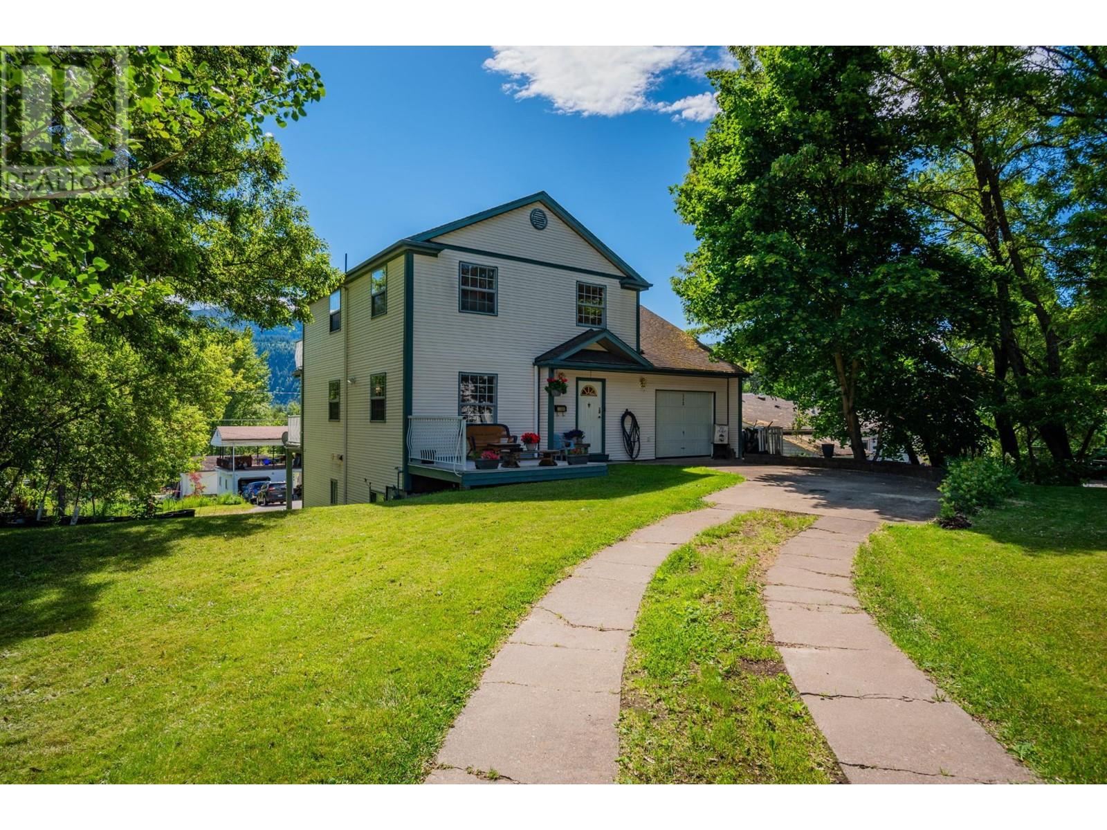 502 7th Street Property Photo