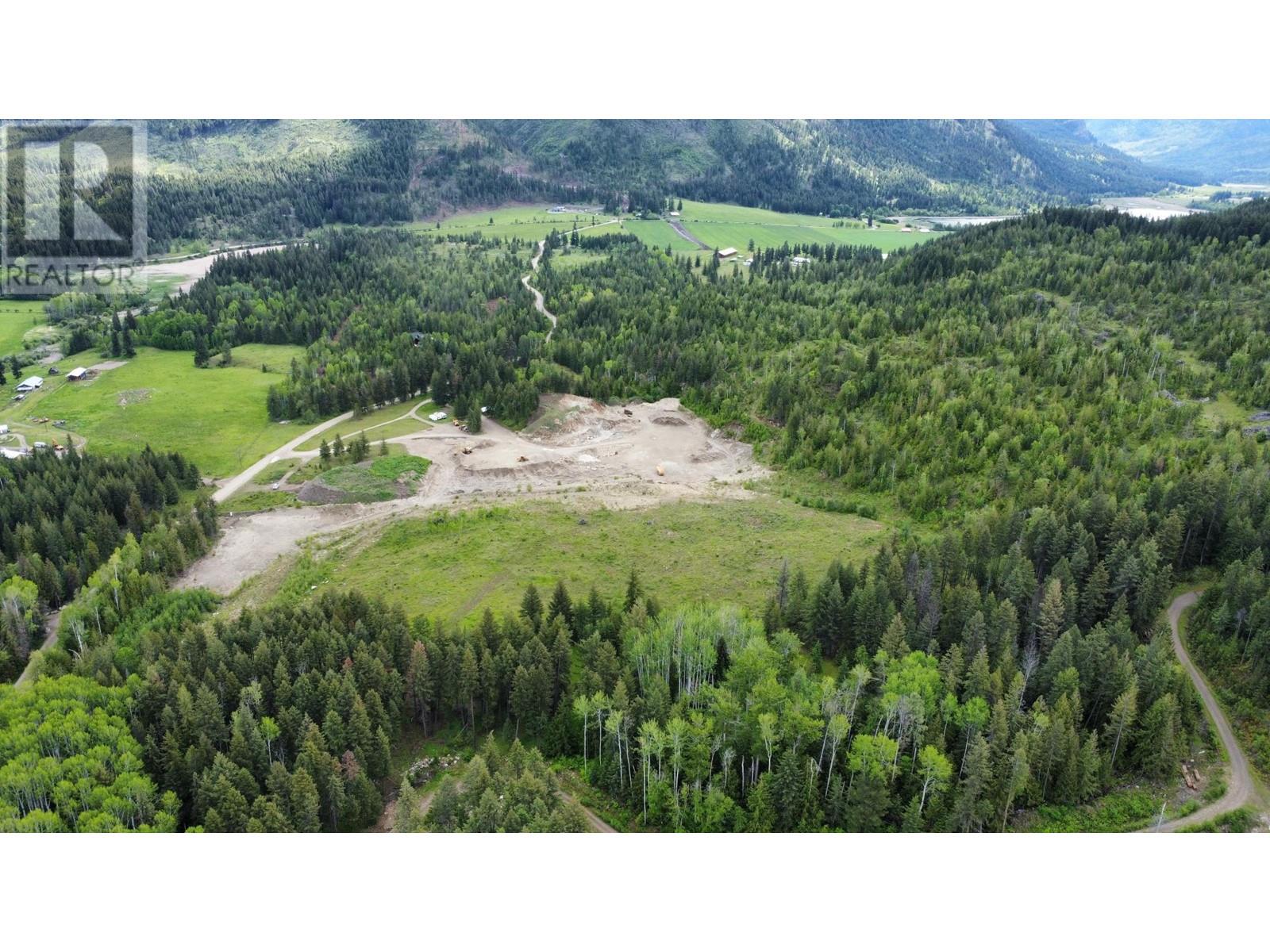 8404 Skimikin Road Property Photo 3
