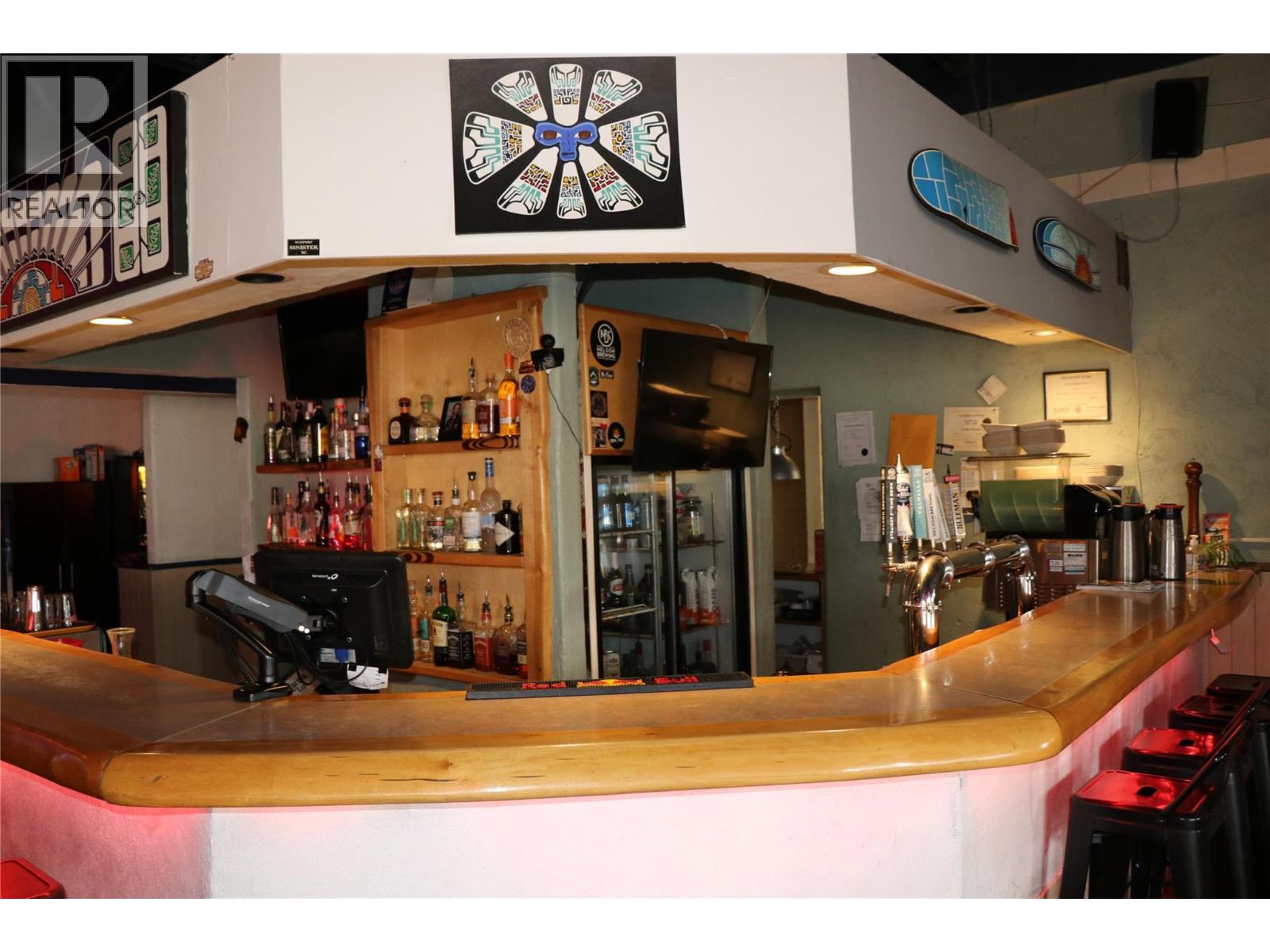 401 Broadway Street Property Photo 16