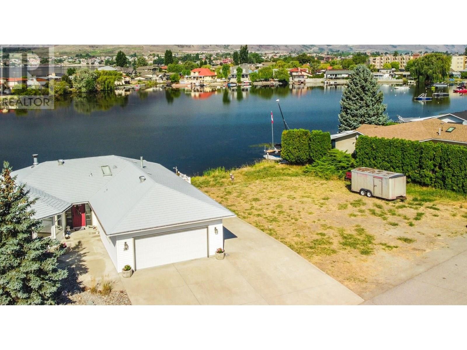 32 Bayview Crescent Property Photo 2