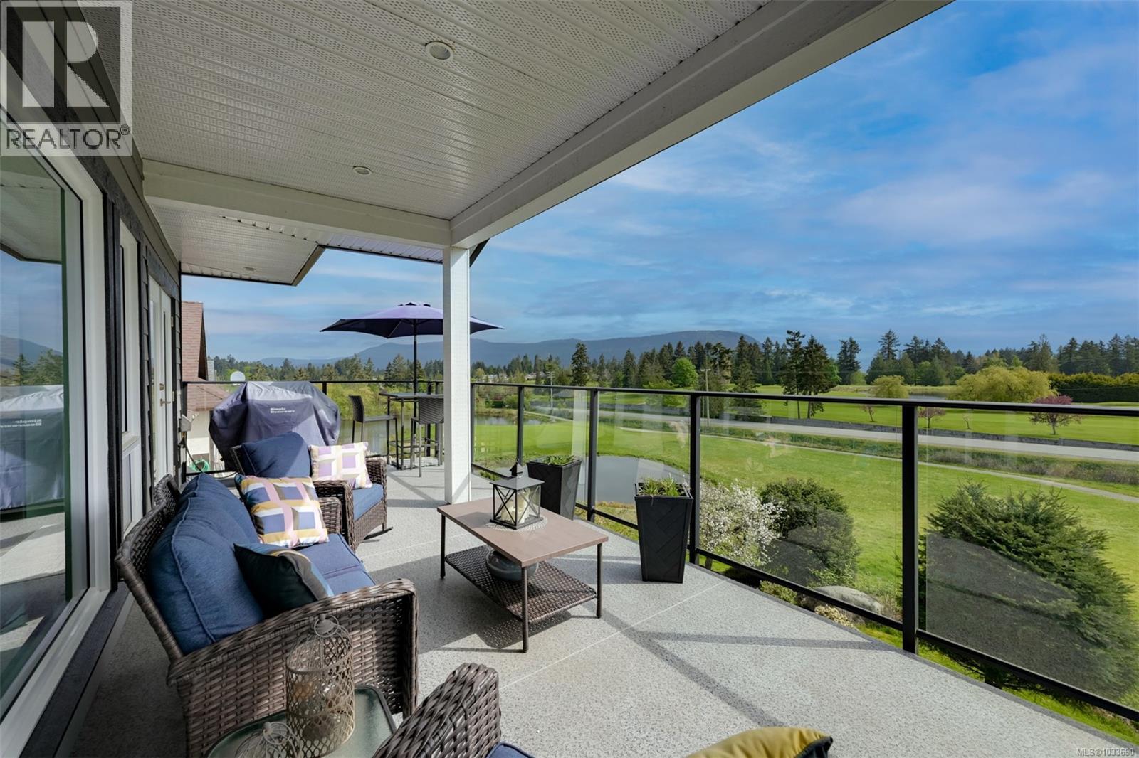 853 Country Club Dr