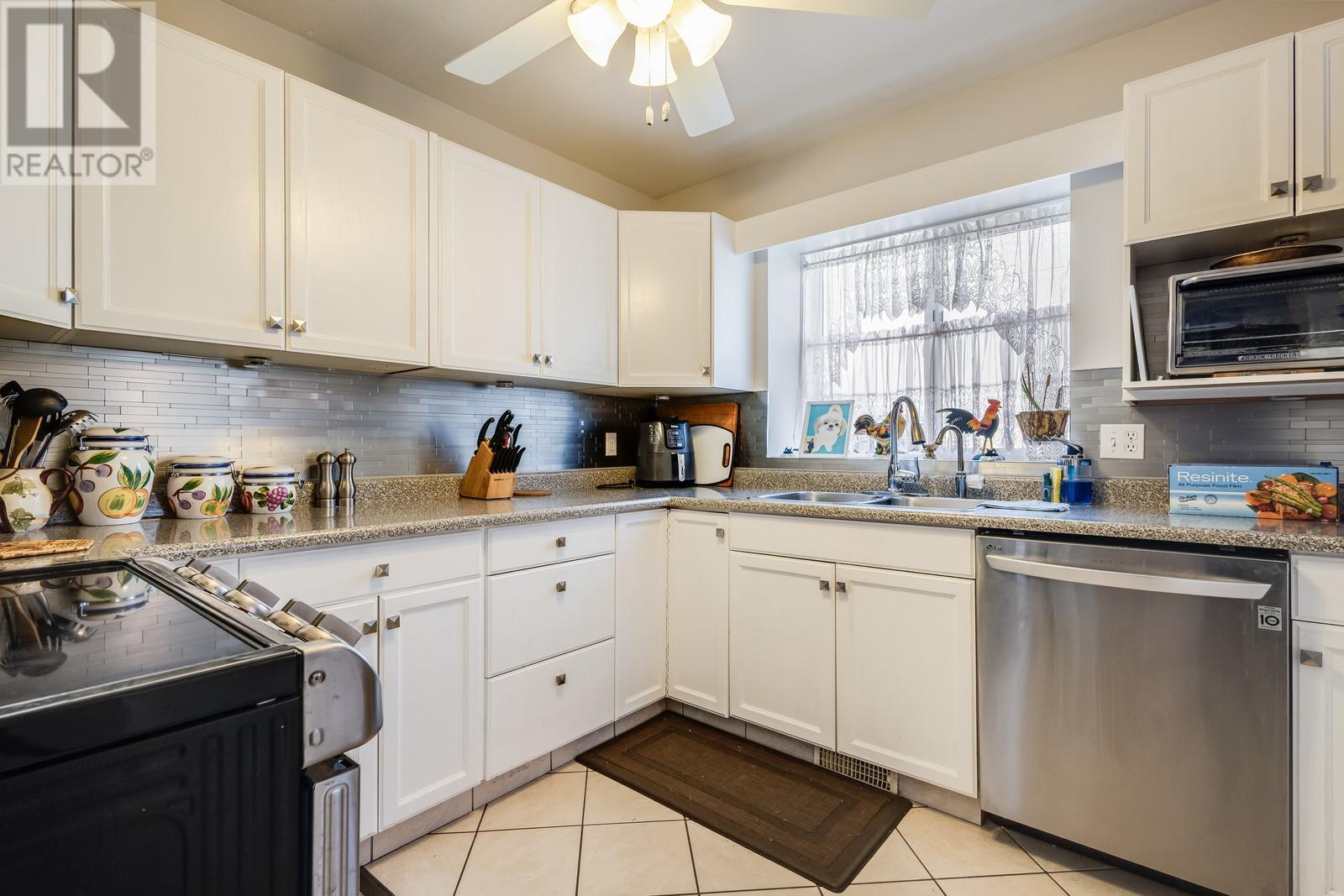 1874 Parkview Crescent Unit# 25 Property Photo 4