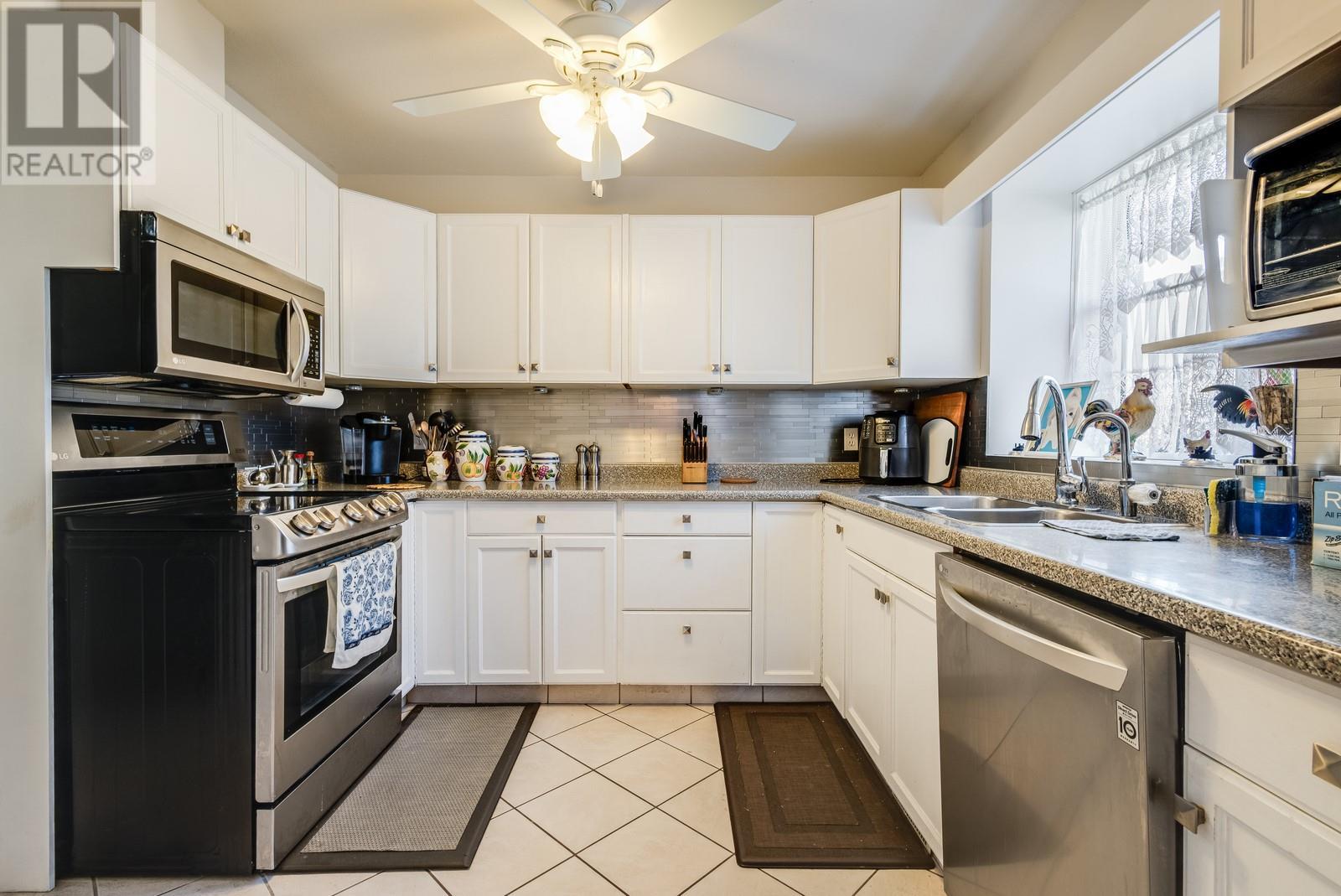 1874 Parkview Crescent Unit# 25 Property Photo 5
