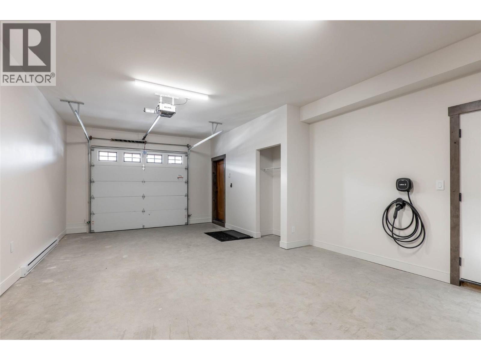 7000 Mcgillivray Lake Drive Unit# 10 Property Photo 31