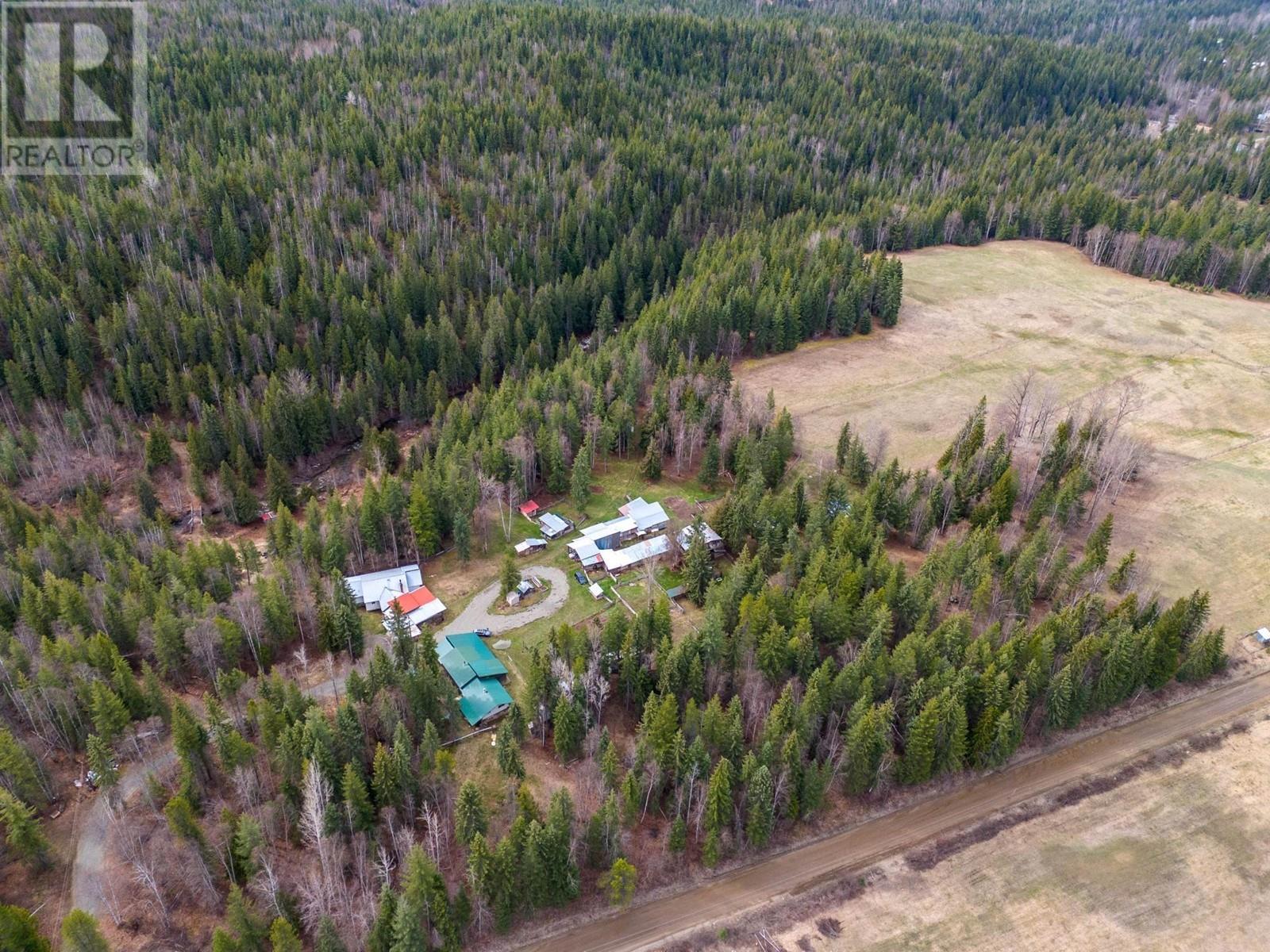 3512 Barriere Lakes Road Property Photo
