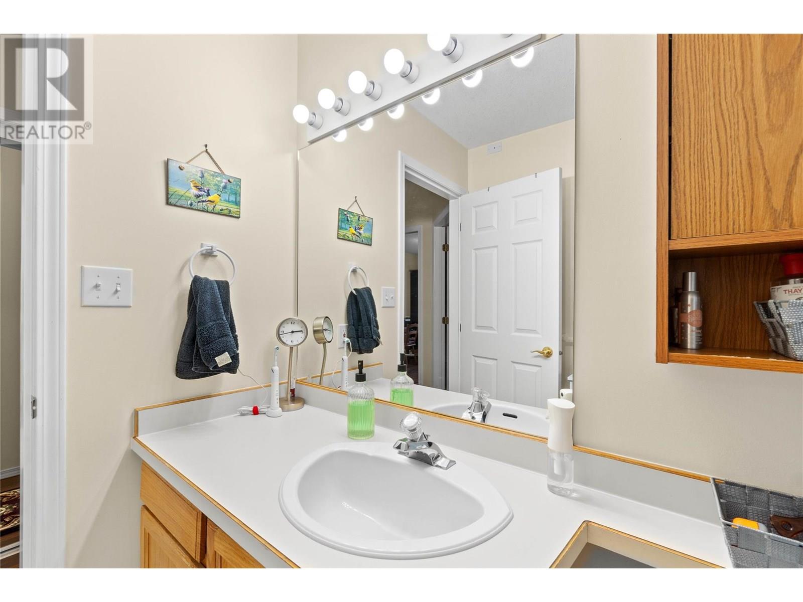 211 Kildonan Avenue Unit# 210 Lot# 10 Property Photo 9