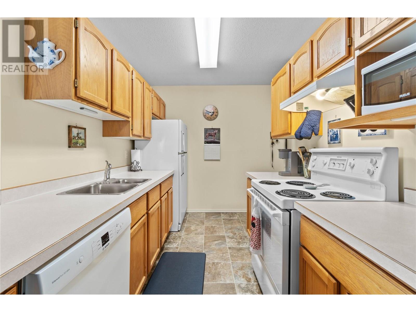 211 Kildonan Avenue Unit# 210 Lot# 10 Property Photo 24