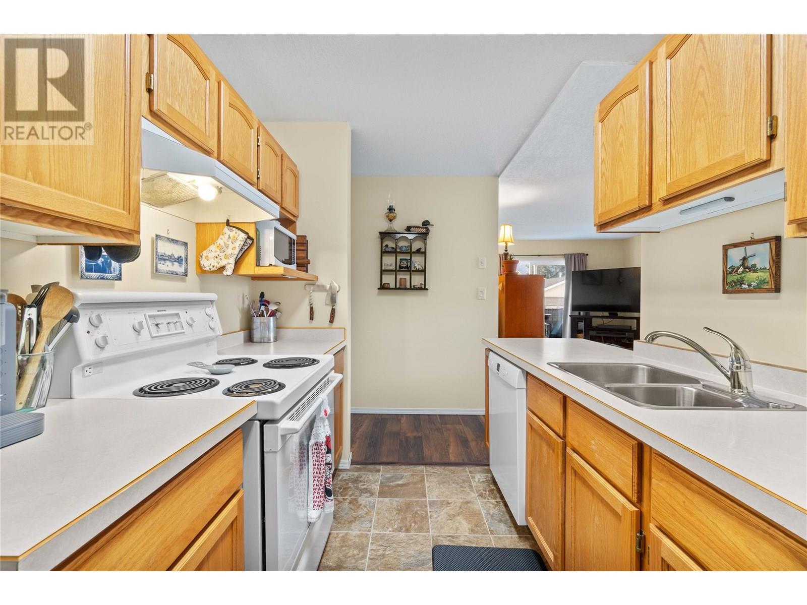 211 Kildonan Avenue Unit# 210 Lot# 10 Property Photo 27