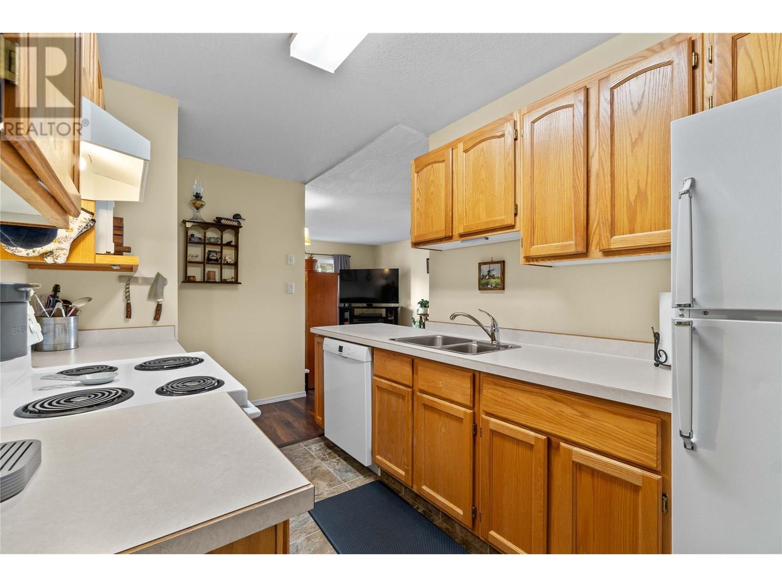 211 Kildonan Avenue Unit# 210 Lot# 10 Property Photo 28