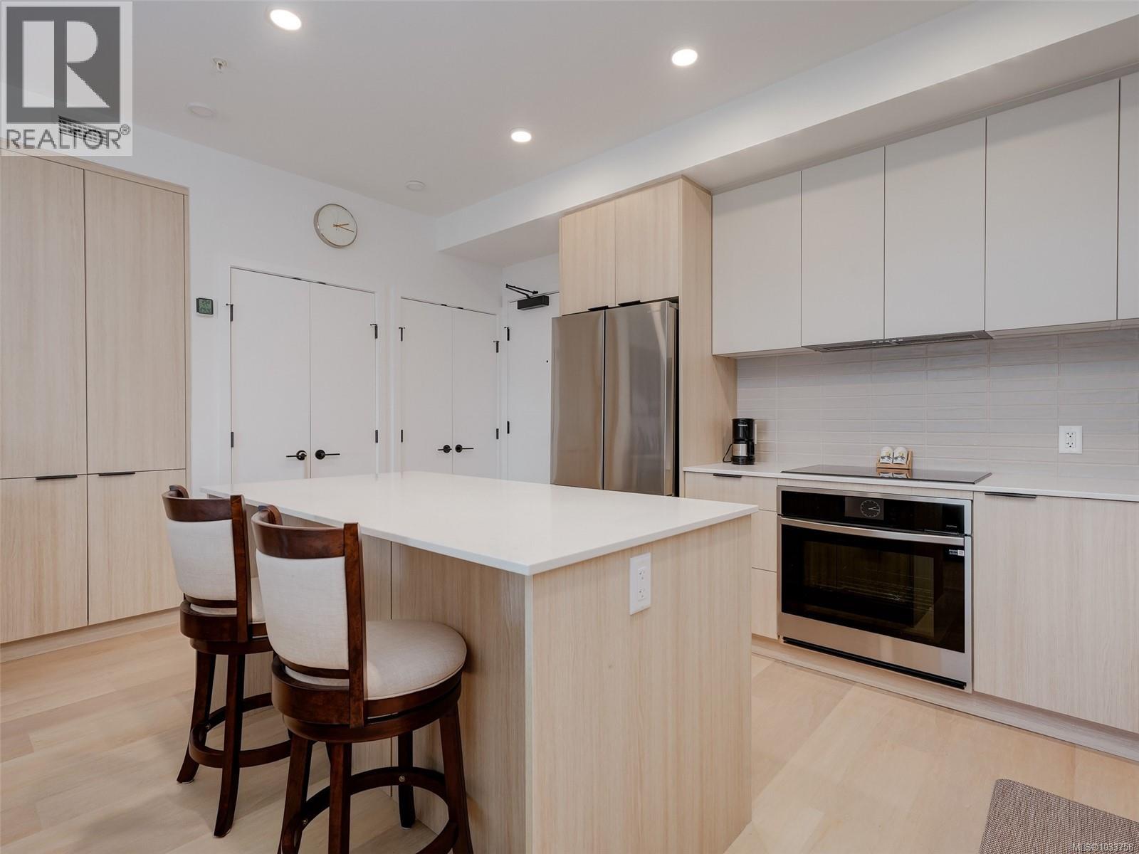 307 3564a Ryder Hesjedal Way Property Photo 2