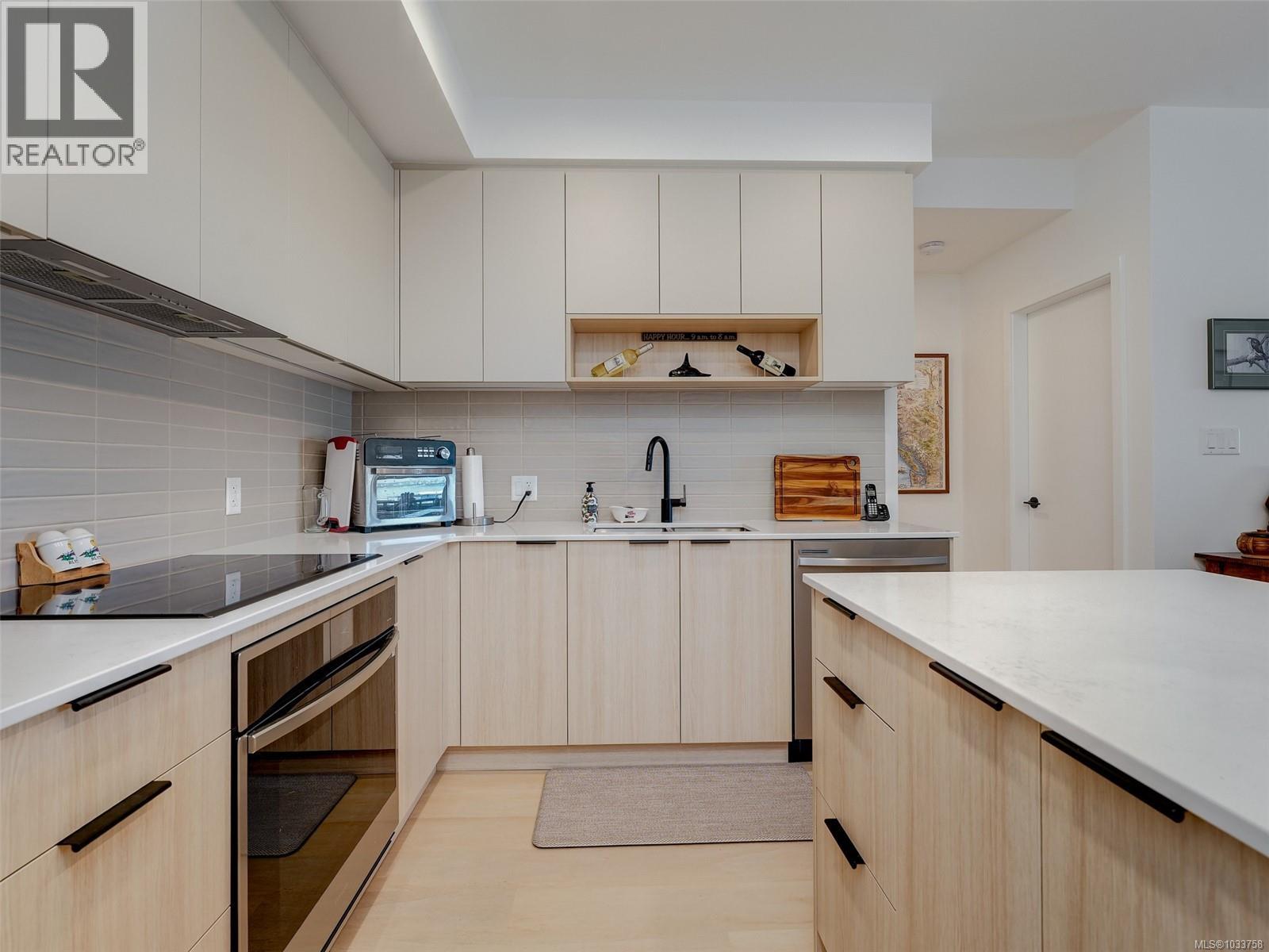 307 3564a Ryder Hesjedal Way Property Photo 5