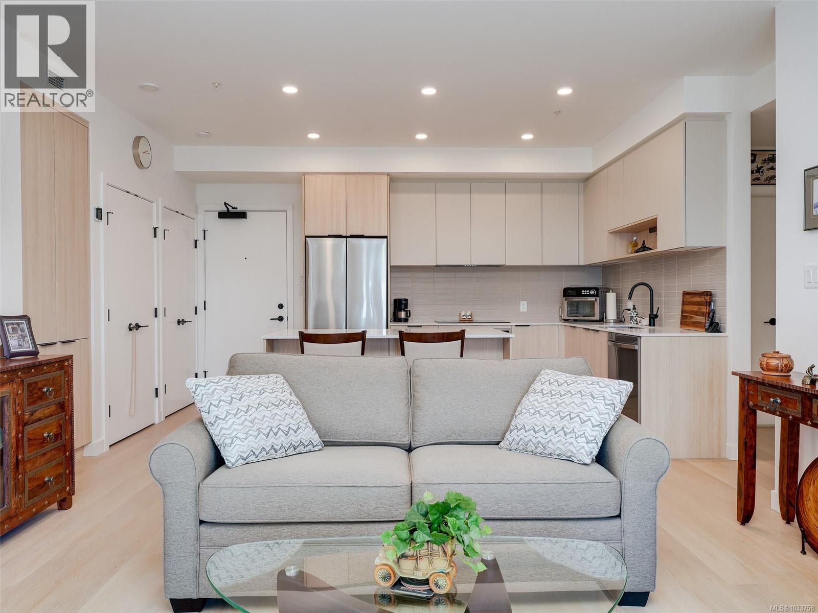 307 3564a Ryder Hesjedal Way Property Photo 6