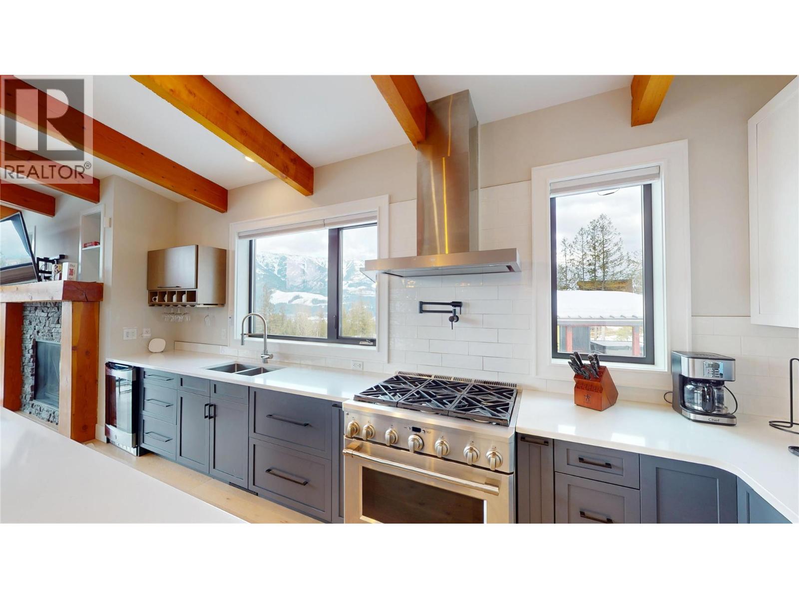 5418 Resort Drive Property Photo 10