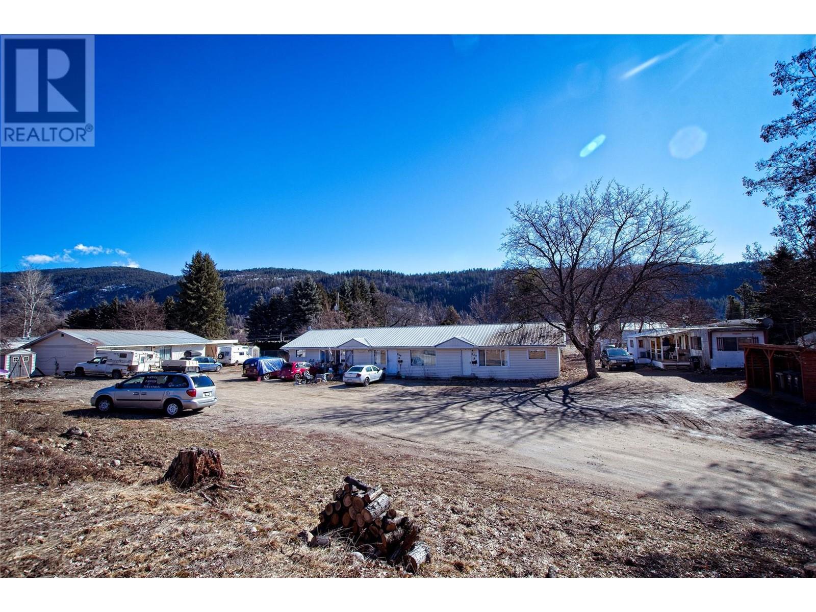 810 Highway Drive Property Photo