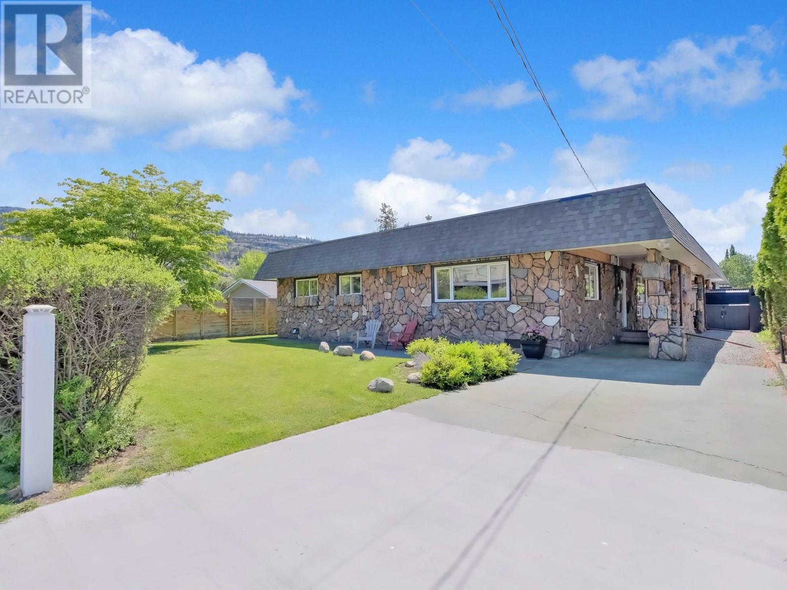 210 Yorkton Avenue Property Photo 35