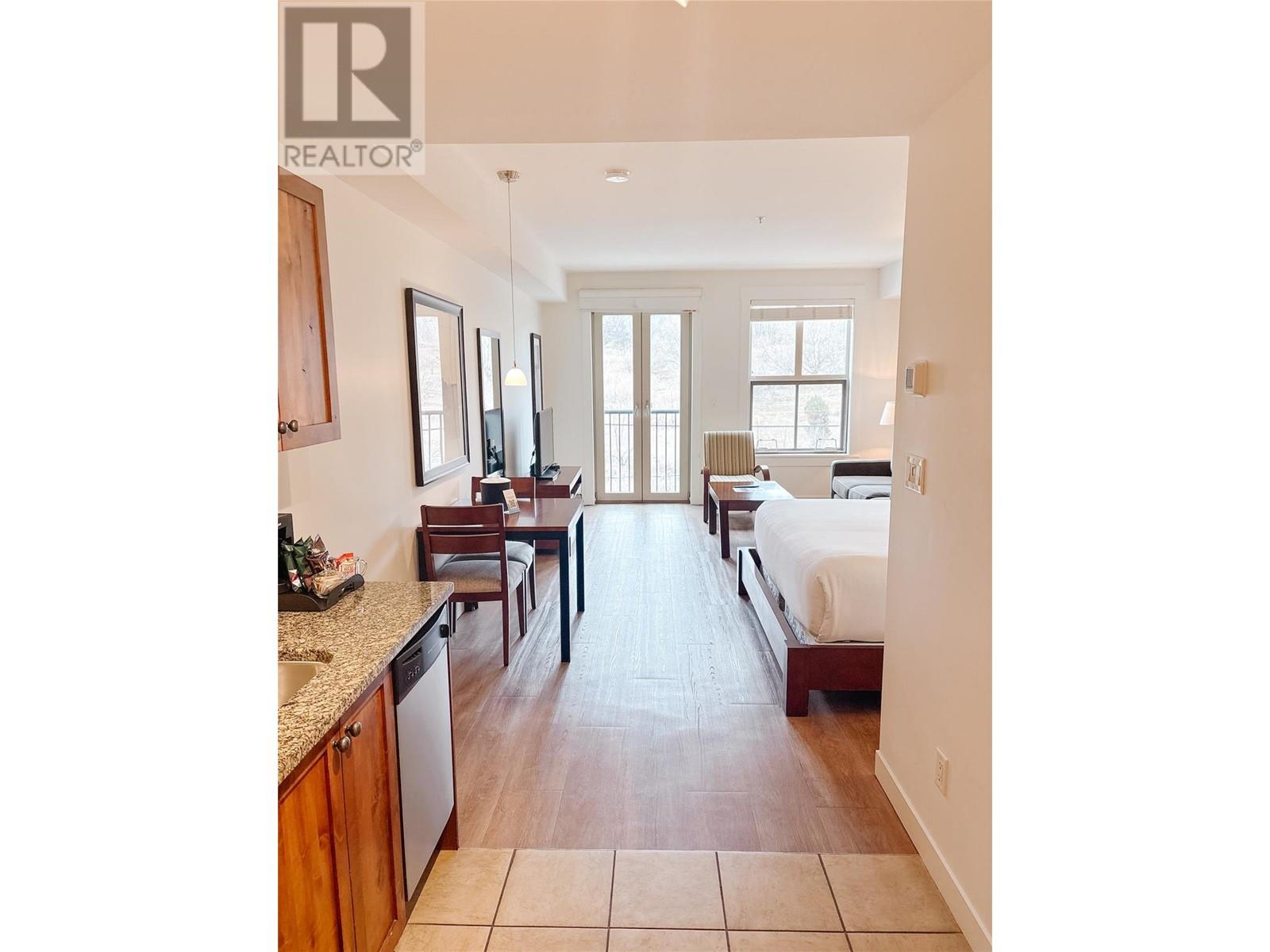 4200 LAKESHORE Drive Unit# 238 Property Photo 1